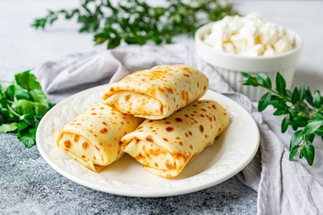 Блины с творогом и зеленью